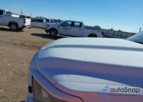 2022 Ram 1500 Laramie 4X4 6'4 Box z USA, uszkodzony, nr VIN 1C6SRFRT2NN262747